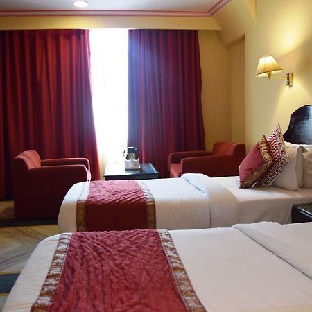 Fort Chandragupt Hotel Jaipur Bagian luar foto